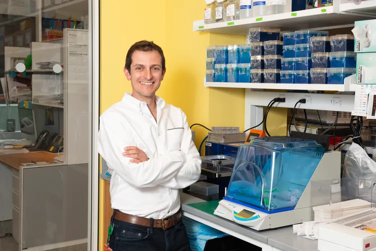 參與研究的哈佛大學醫學院Dr. Francisco Quintana。陽交大提供