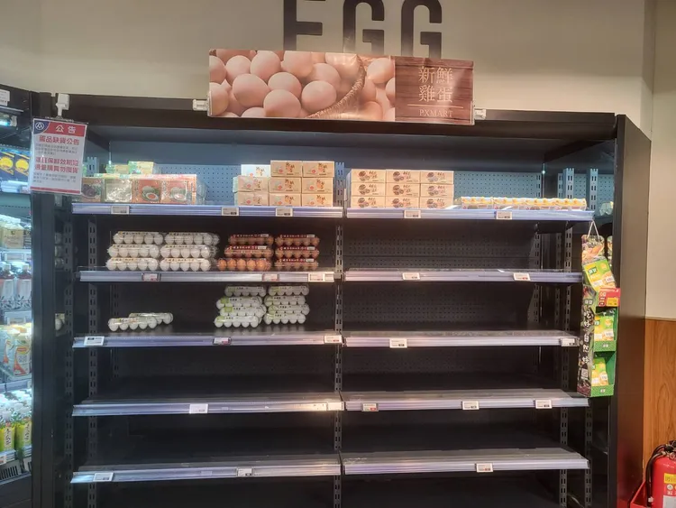 上周全聯還有高價蛋沒被搶光。吳慧玲攝