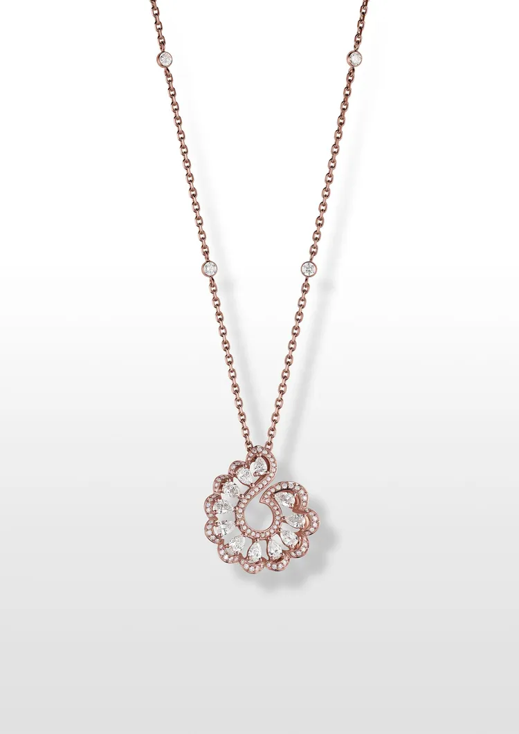 Precious Lace系列Vague海浪鑽石墜鍊，51萬5000元。品牌提供