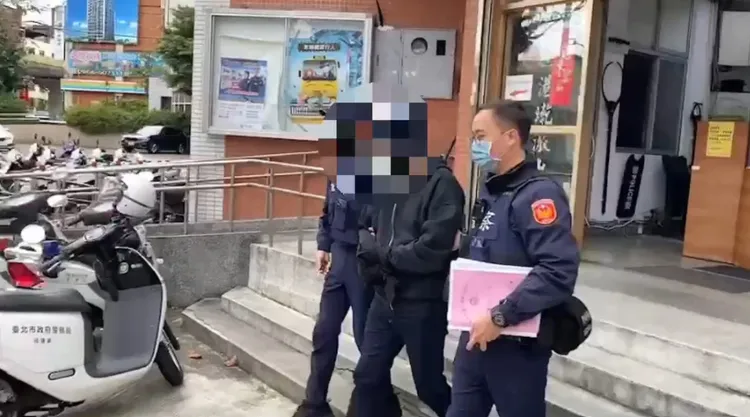 邱男因酒駕被警方送辦。翻攝畫面