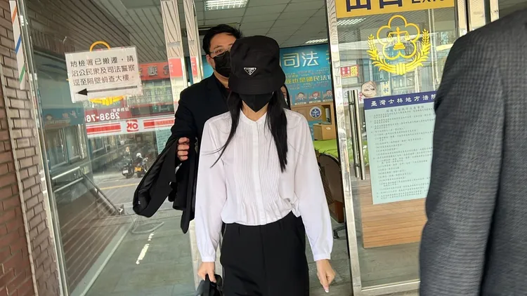 張女今天親自出庭。陳彩玲攝