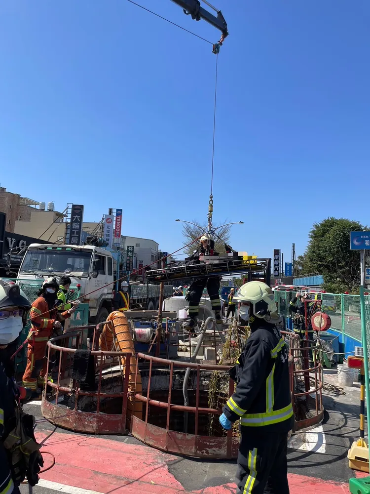 警消到場救援。桃園市消防局提供