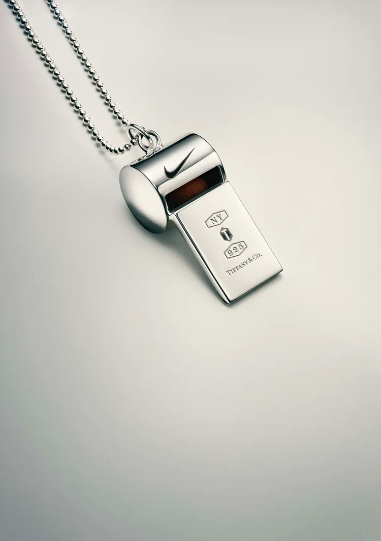 TIFFANY x NIKE限量版純銀哨子。品牌提供