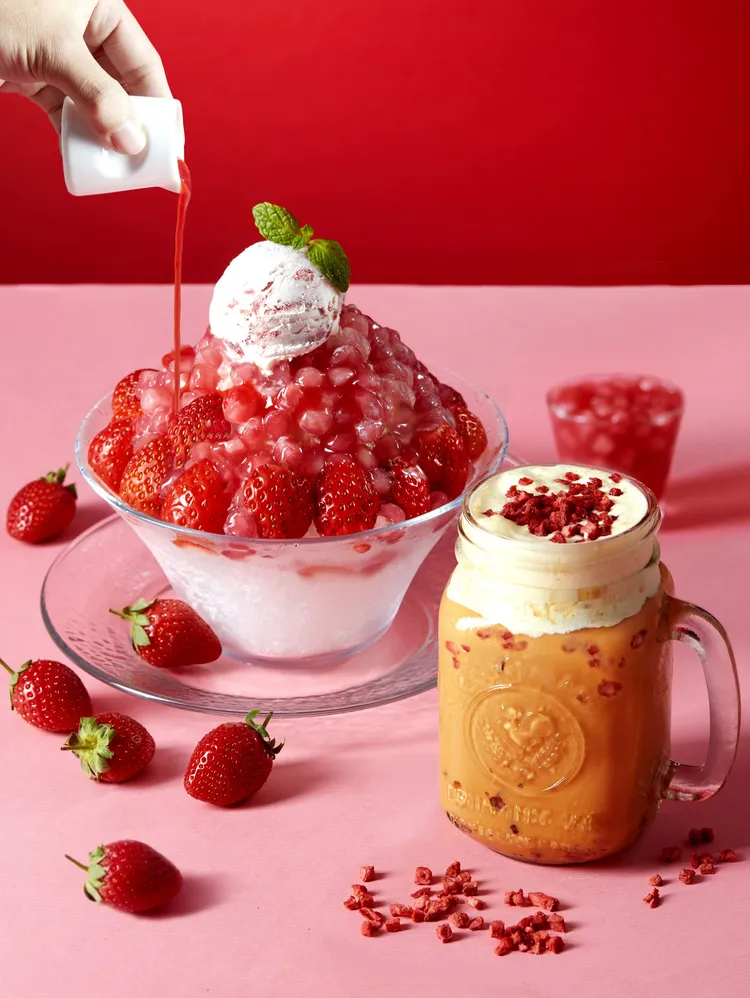 即日起至2/19，紅寶石草莓泰奶+草莓喳喳冰於瓦城(含EXP)、非常泰獨家販售。業者提供