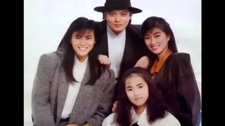 劉文正（中）當年打造飛鷹三姝方文琳（右起）、伊能靜和裘海正。翻攝伊能靜微博
