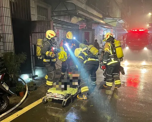 元宵節桃園民宅火警　1男子倒臥火場送醫不治