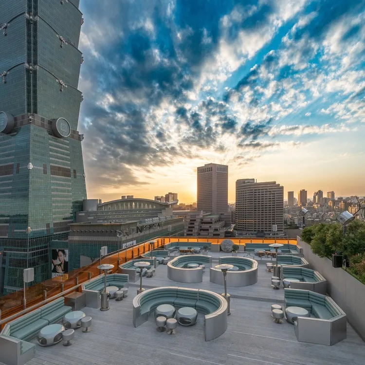 Drunk Play 爛醉不累推出愛薯你爛醉，騎久久不累約會套餐。業者提供