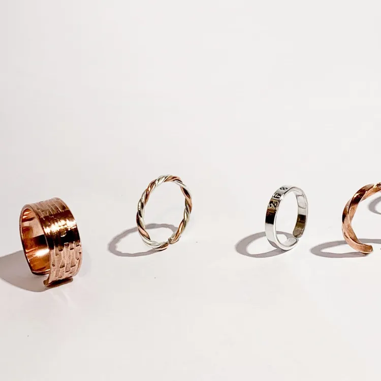 VIC WANG 手作原創開放式戒指，雙人享9折優惠。業者提供