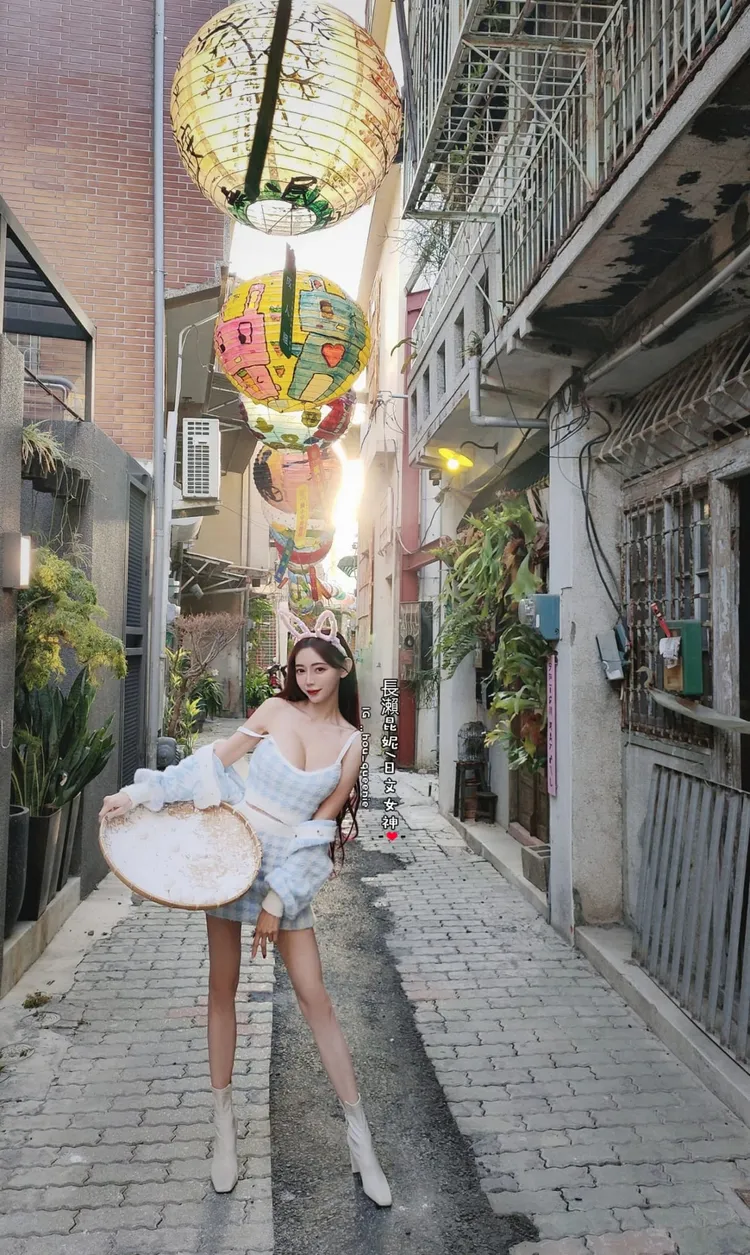 長瀨昆妮洩出胸前好身材。翻攝自長瀨昆妮臉書