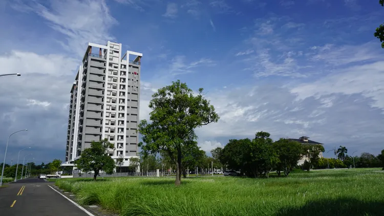 楠梓區因台積電效應因此房價具備支撐，該現象吸引剛性購屋需求願意大膽進場。葉家銘攝