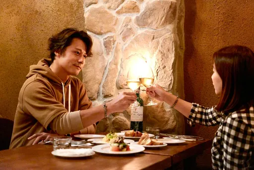 廖科溢情人節前夕兼46歲生日雙重放閃 黏主播妻秦綾謙吃燭光晚餐