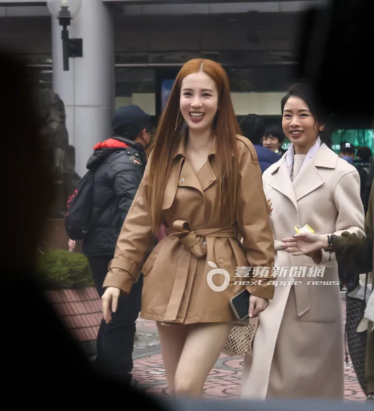 合照完與粉絲道別後的愛雅看似非常開心。特勤中心攝