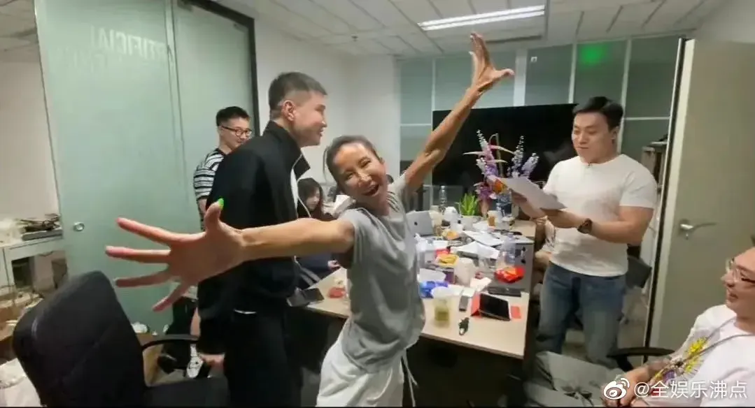 李玟激瘦的模样令粉丝看得好心疼。翻摄全娱乐沸点微博