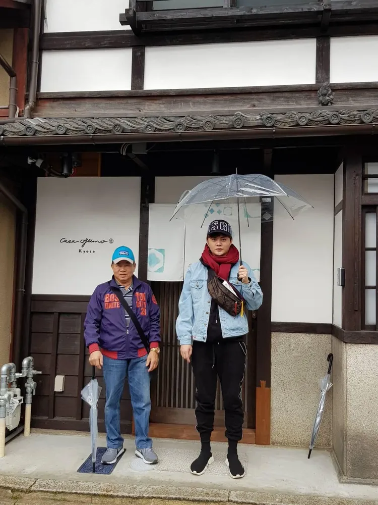 許富凱與父親的出遊照。翻攝許富凱臉書