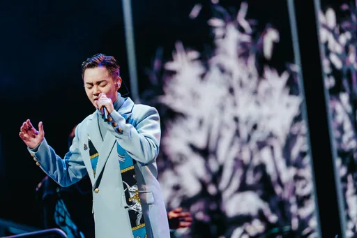 許富凱不捨爸爸加護病房博鬥病魔　唱到淚崩憶嚴父賞巴掌