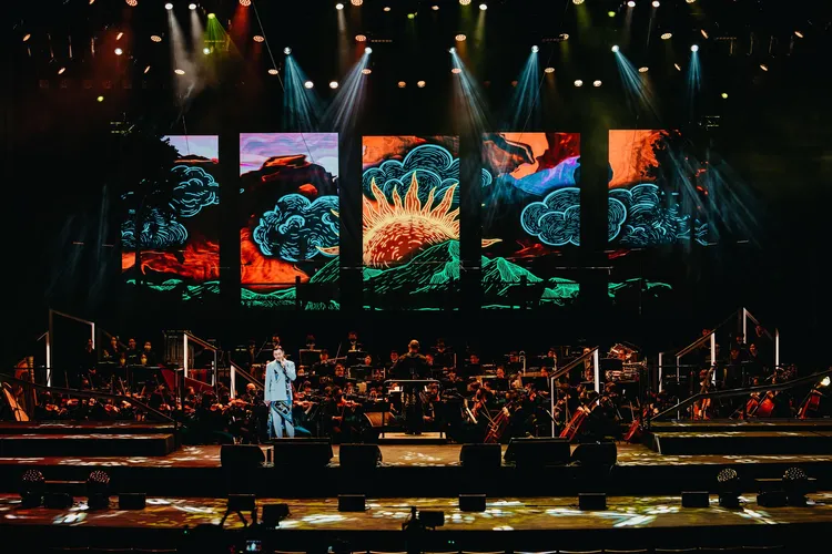 許富凱在高雄衛武營深情開唱。衛武營國家藝術文化中心提供