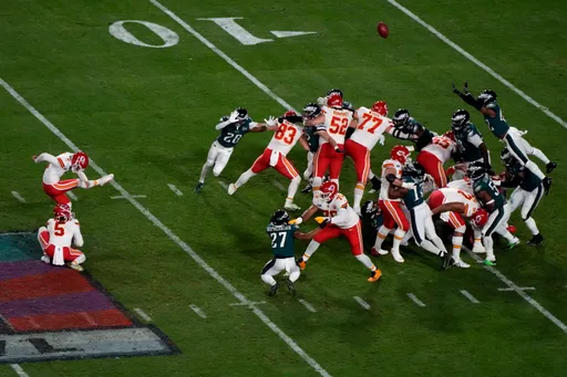 最后11秒绝杀远射！超级杯酋长气走老鹰夺冠　四分卫马洪写神纪录