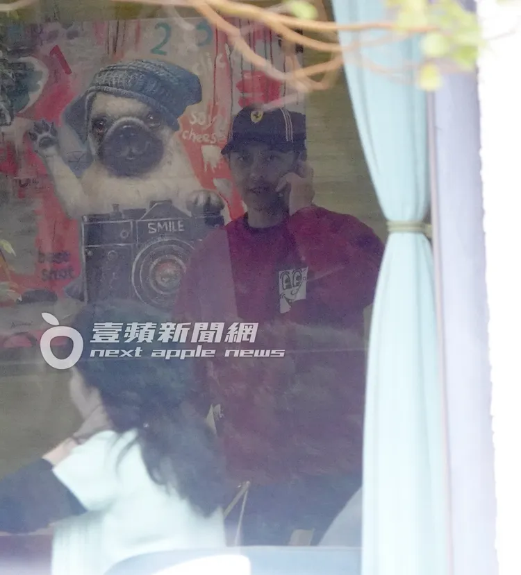 沒過多久，林志穎起身講電話。特勤中心攝