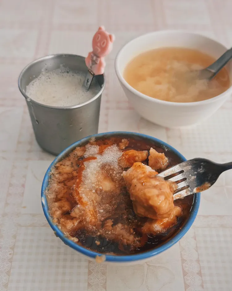 歐陽靖分享碗粿美食照。翻攝自歐陽靖臉書