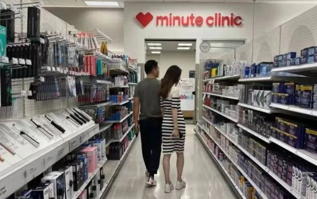 中國「愛國」富商劉強東在老婆於美國生產後，已回到中國繼續做生意賺錢。翻攝twitter@WangsGongFu1