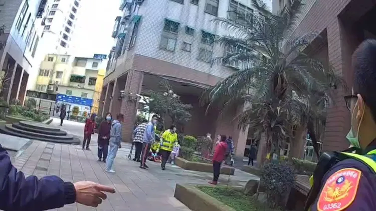 現場家長群情激憤。桃園警分局提供