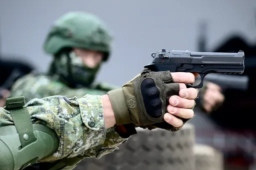 陸戰隊士兵網路賣真槍!價碼曝光 指揮部:將重懲汰除