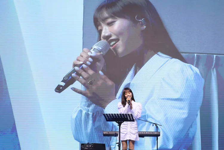 蔡佩軒替《神魔之塔》創作推廣曲，道出當《神魔之塔》玩家和隊友們一起熬夜闖關的美好回憶。鄭孟晃攝