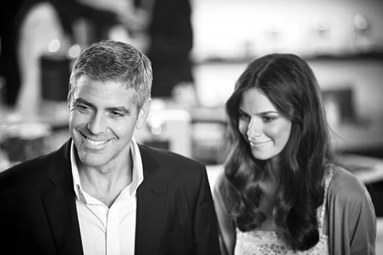 凱蒂（右）15年前與喬治克魯尼拍過咖啡機廣告。翻攝imdb