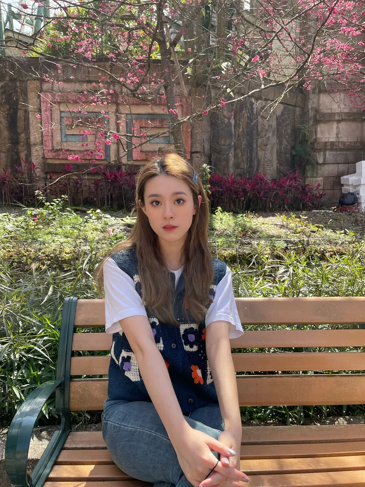 邱偲琹出遊照。周子娛樂提供