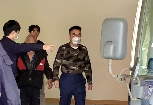 南榮科大校長賣假學歷　海削3500萬！上銬服刑畫面曝光