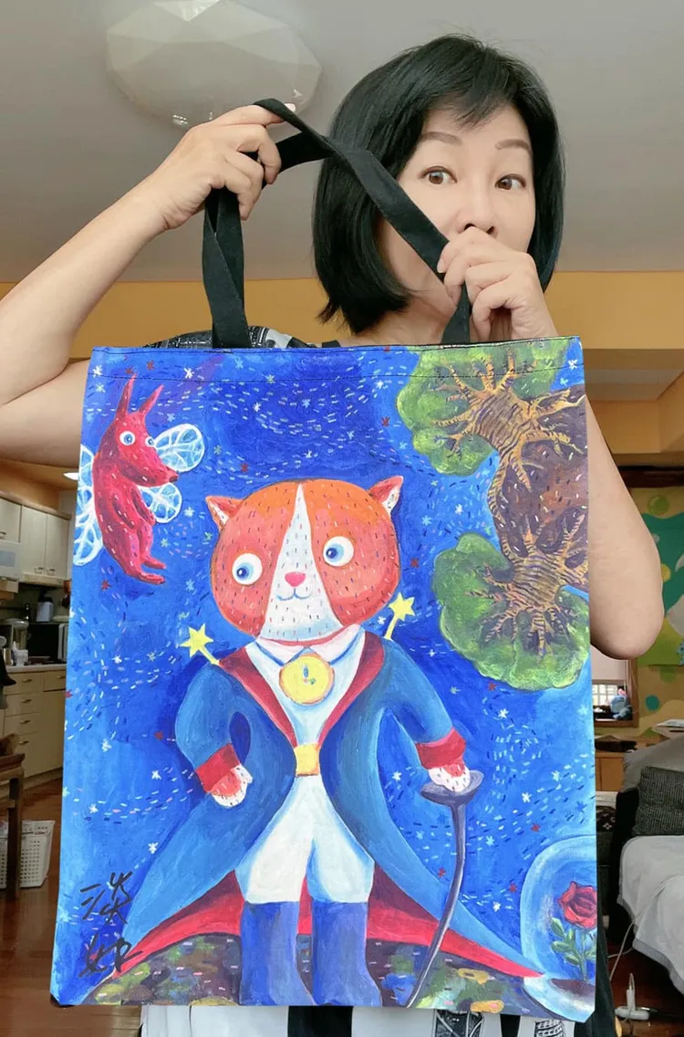 吳淡如公布要送這款有她畫作的袋子。取自吳淡如臉書