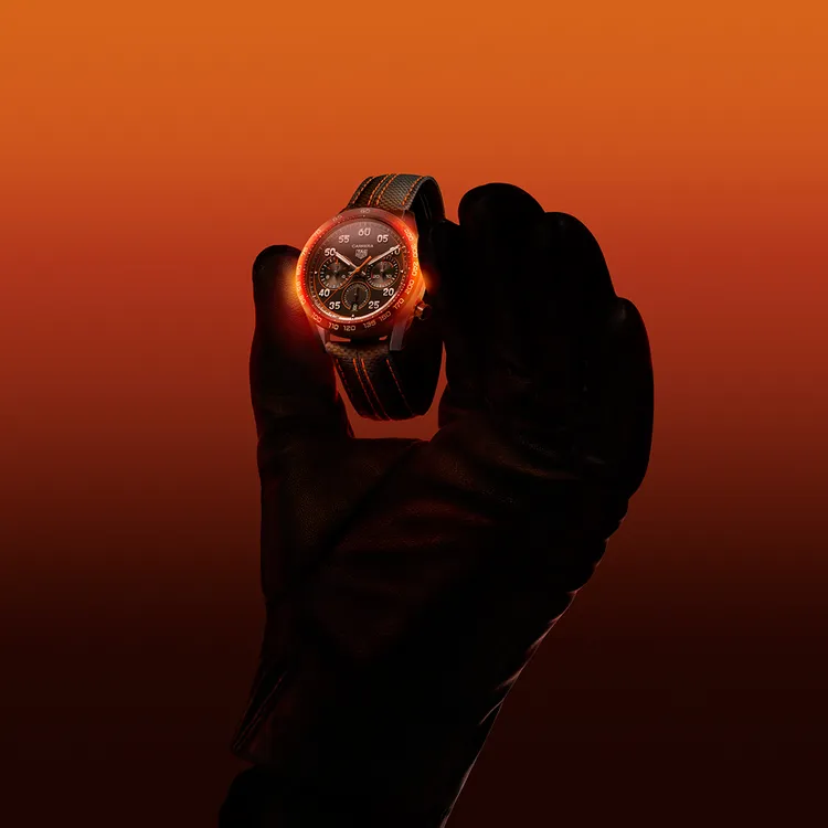 TAG Heuer Carrera x Porsche Orange Racing聯名計時腕錶，23萬2000元 。品牌提供