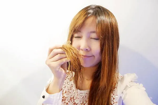 消費者分享頭皮屑、油塌等換季頭皮困擾獲得改善，洗完留香持久。(圖片出處:部落客妙妙琳)。
