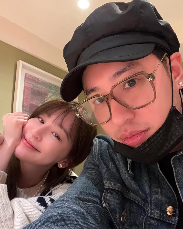 王心凌日前與潘瑋柏一起享用美食，翻攝王心凌臉書