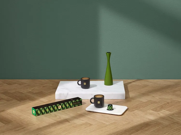 義式經典米蘭限量款咖啡膠囊，單條十顆裝，售價240元。業者提供