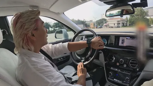 王仁甫坐千萬豪車不會關車門　蔡黃汝笑虧鄉巴佬