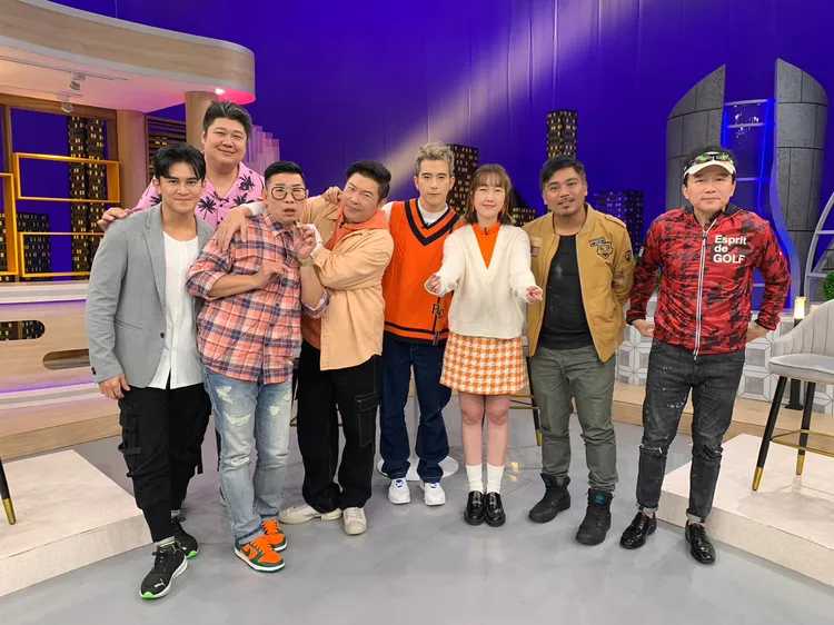 《一袋女王》人夫取暖大會主題錄影，TERRY(左起)、哈孝遠、馬力歐、曾國城、JR、巴鈺、撒基努、孫鵬。衛視中文台提供