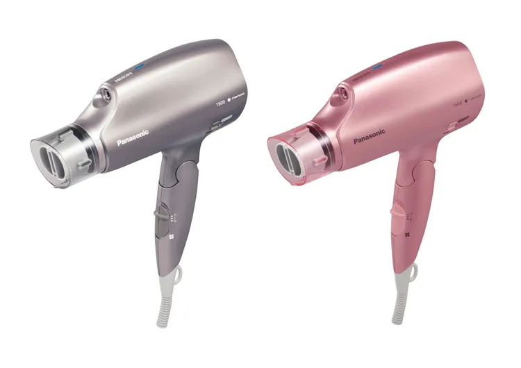 國際牌Panasonic奈米水離子吹風機。業者提供