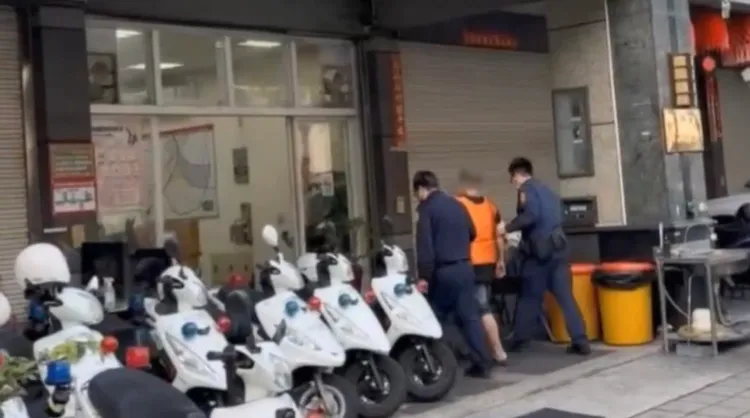 邱男遭警方逮捕，但贓款已被花光光。讀者提供