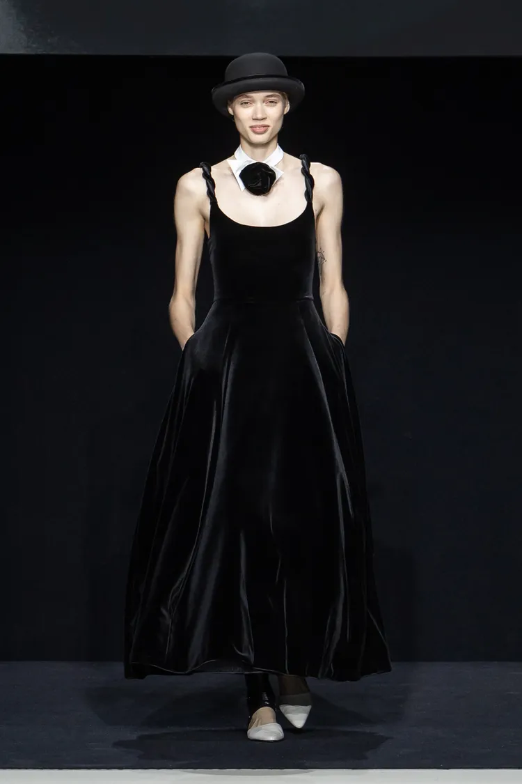 伸展台上的每位模特兒，臉上都掛起了燦爛的笑容。品牌提供