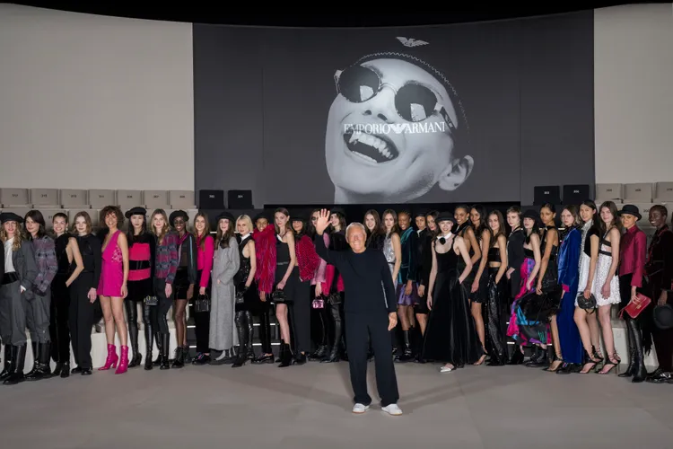EMPORIO ARMANI 2023秋冬系列大秀，以「人生劇場」為系列主題。品牌提供