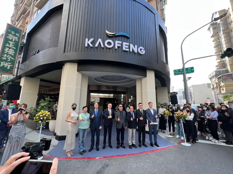 今日活動除官方派出副市長出席，超過30家建商站台。葉家銘攝