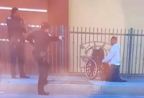 警方回應為什麼不打腿？因為他雙腿截肢，不太容易能瞄準到雙腿。翻攝twitter/newyorkpost