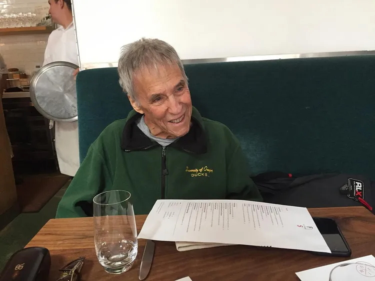 美國傳奇作曲家伯特巴卡拉克辭世，享耆壽94歲。翻攝臉書「Burt Bacharach」