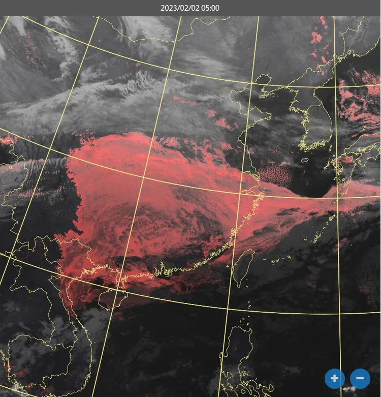 紅色代表「低雲或霧」。翻攝自鄭明典臉書