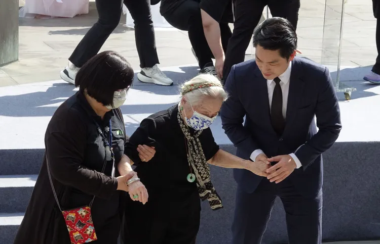 蔣萬安關心228受難者家屬。莊宗達攝