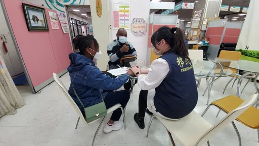 查德籍12歲女孩逾期居留 移民署專案免收容!讓她鬆了一口氣