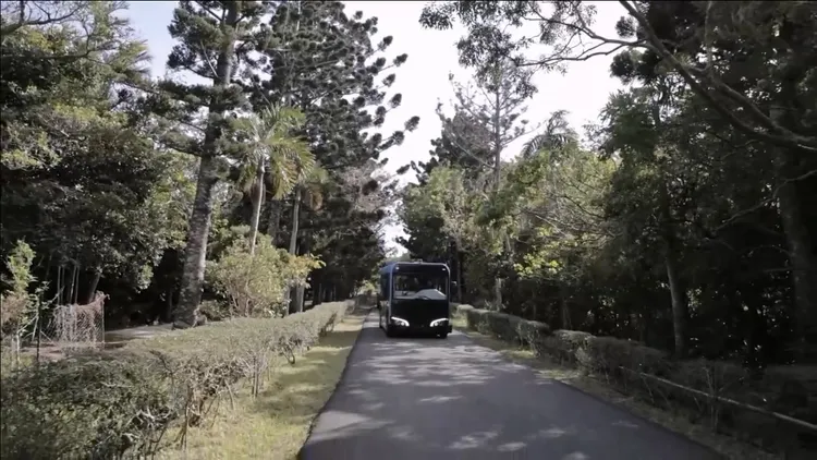 自駕巴士擇定於墾丁國家森林遊樂區內辦理試運行。翻攝畫面