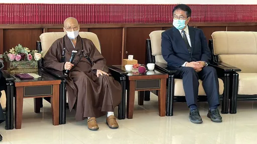 星雲圓寂|台南市長黃偉哲赴佛光山弔唁 不捨大師離世「台灣社會一大損失」