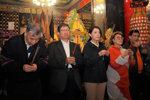 與楊文科巧合同台祈福 高虹安:新竹縣市合作好兆頭